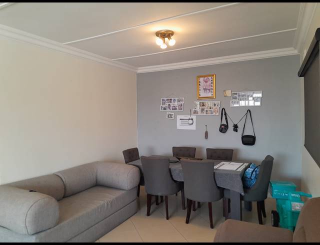 3 BEDROOM SIMPLEX FOR SALE IN BLUFF